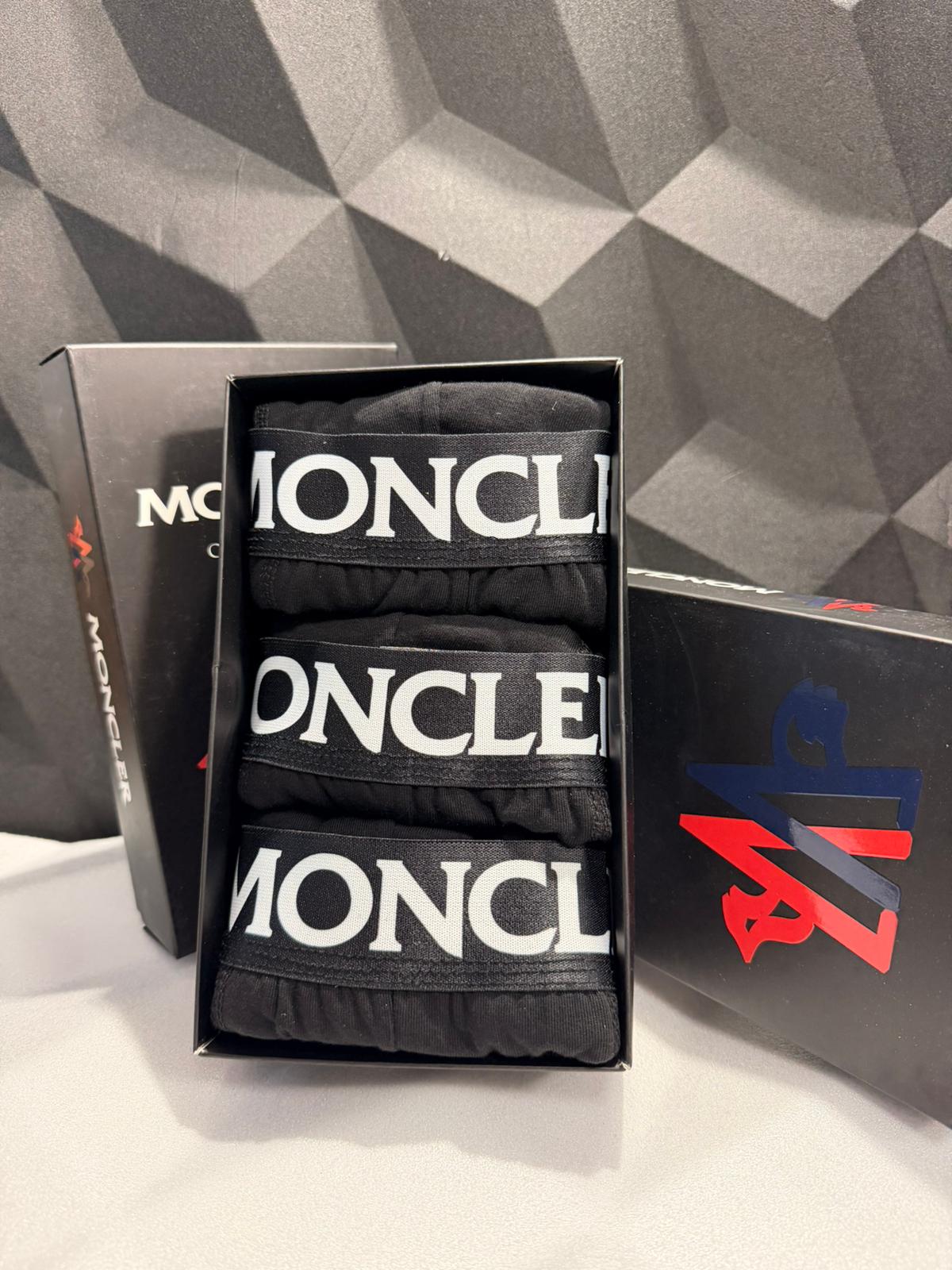 MONCLER- Мъжки Боксерки х3 Броя (Копие)